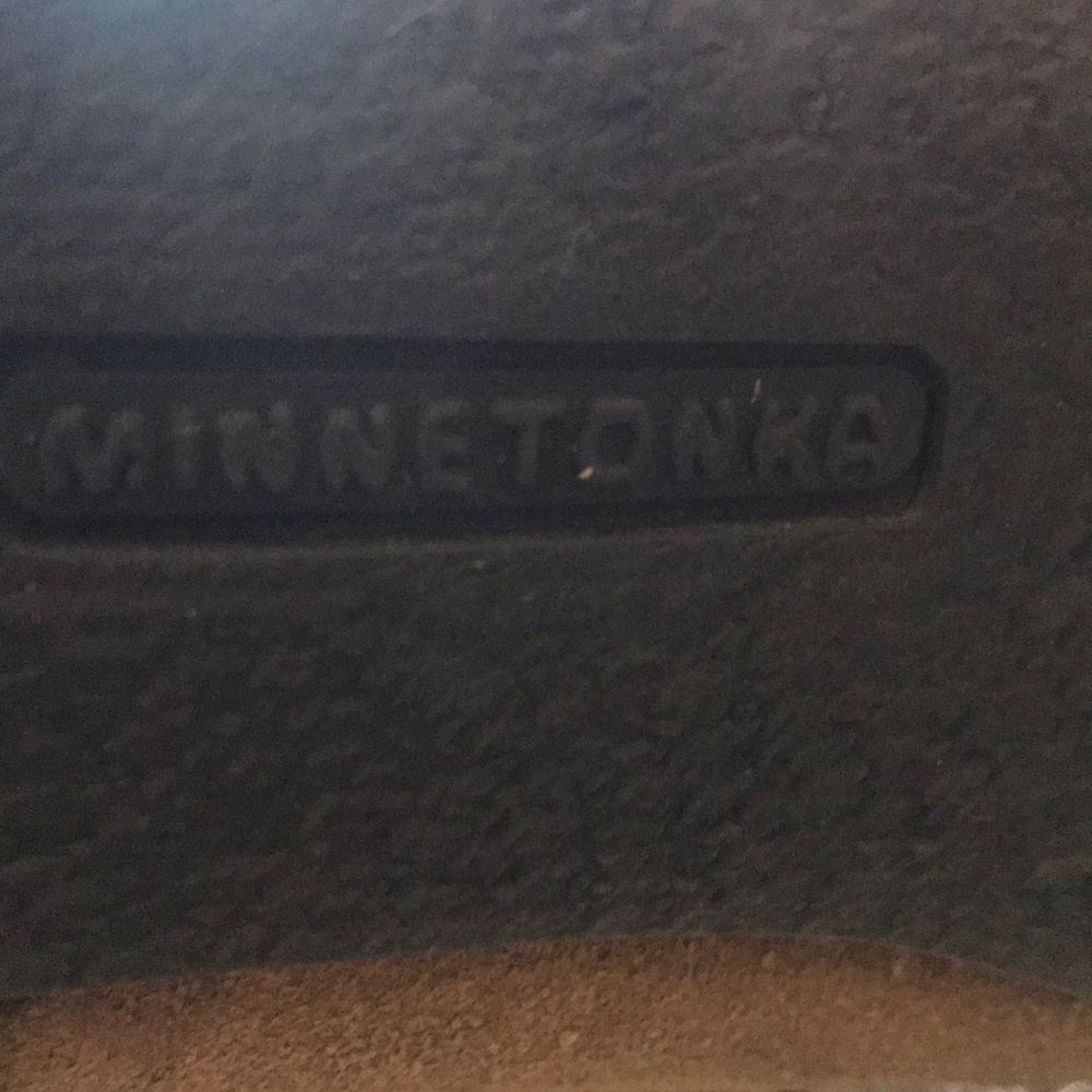 Minnetonka Women’s Three Layer Fringe Boots Size 9 - image 2